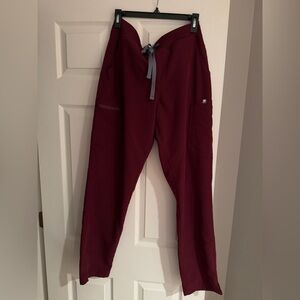 Figs Yola Scrub Pants in Burgundy in size L Tall